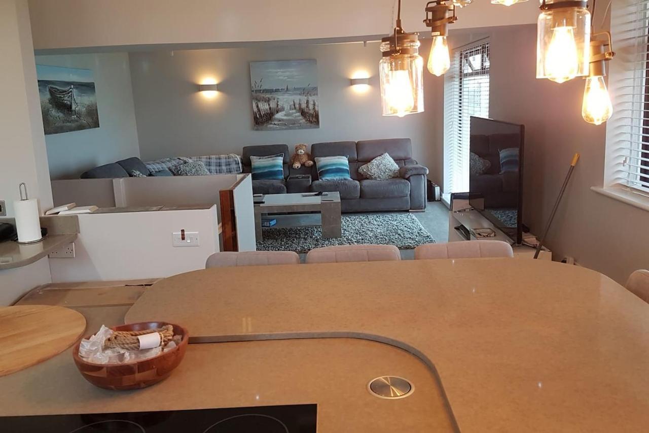 3 Bedroom Deganwy Sea View Beach House Ll31 Dış mekan fotoğraf